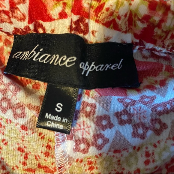 Multicolored patterned shorts - Picture 3 of 4